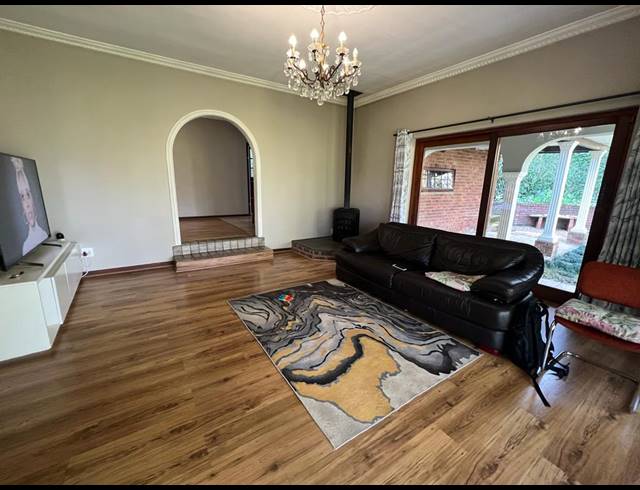 4 BEDROOM FREESTANDING FOR SALE IN CLARENDON